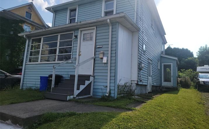 Pictures of Multifamily property located at 321 Hill Avenue, Endicott, NY 13760 for sales - image #1