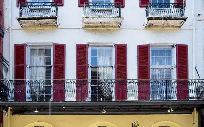 Pictures of Retail property located at 720 St. Louis Street, New Orleans, LA 70130 for sales - image #1