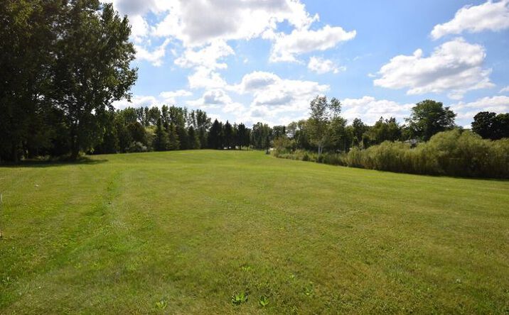 Pictures of Land property located at 1606 Vivian Ct 1610, West Bend, WI 53090 for sales - image #1