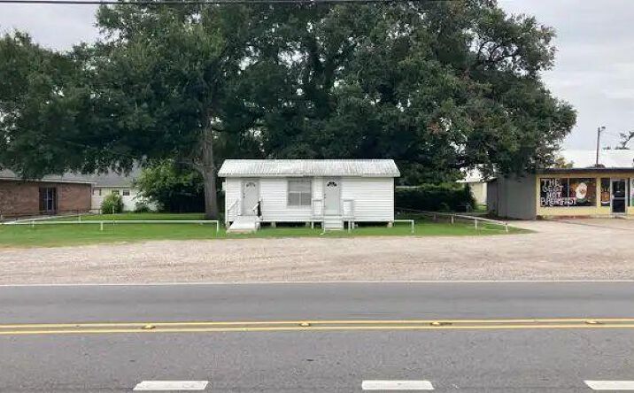 Pictures of Retail, Office, Land property located at 5804 Cameron St, Scott, LA 70583 for sales - image #1