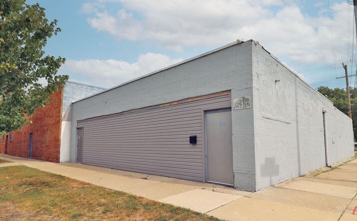 Pictures of Retail property located at 25402 John R Rd, Madison Heights, MI 48071 for sales - image #1