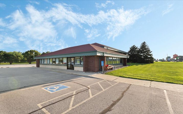 Pictures of Retail, Office property located at 2320 Highway 12 E Willmar, Willmar, MN 56201 for sales - image #1