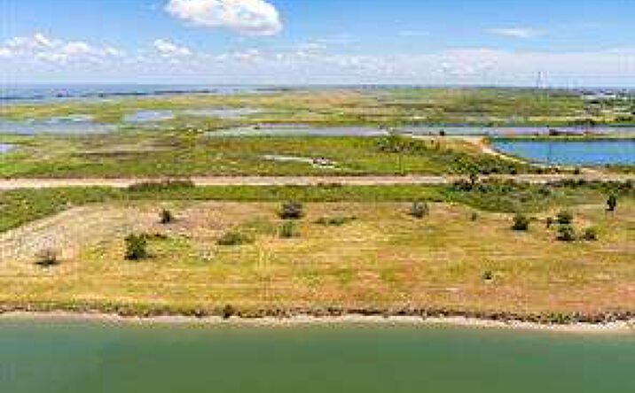 Pictures of Land property located at 1105 Bobs Road, Bolivar Peninsula, TX 77650 for sales - image #1