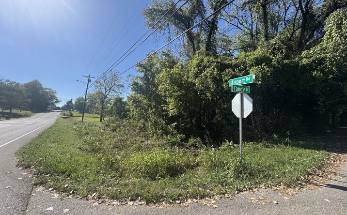 Pictures of Land property located at Airport Rd, Clarksville, TN 37042 for sales - image #1