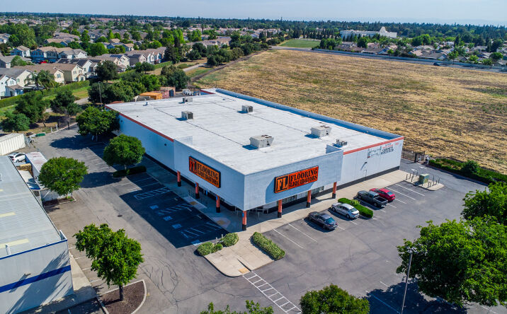 Pictures of Retail property located at 3939 E Hammer Ln, Stockton, CA 95212 for sales - image #1