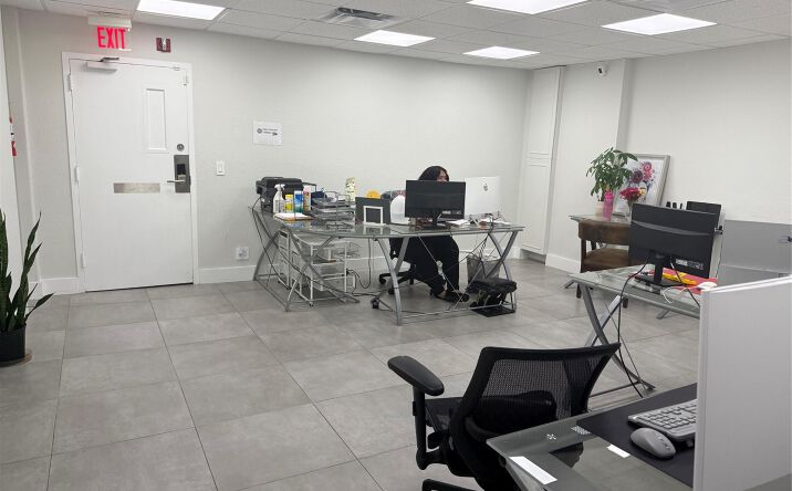 Pictures of Office property located at 3015 N Ocean Boulevard C106, Fort Lauderdale, FL 33308 for sales - image #1