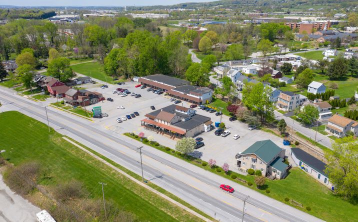 Pictures of Retail property located at 3731, 3735, 3741, 3755 E. Market St, York, PA 17402 for comps - image #1