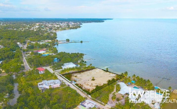 Pictures of Land property located at #Large Seafront Lot San Andres/Ranchito, Miami Beach, BZ 33109 for sales - image #1
