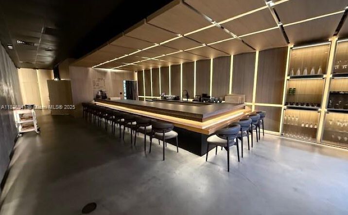 Pictures of Business for Sale, Retail property located at 10728 NW 74TH ST RESTAURANT, Doral, FL 33178 for sales - image #1