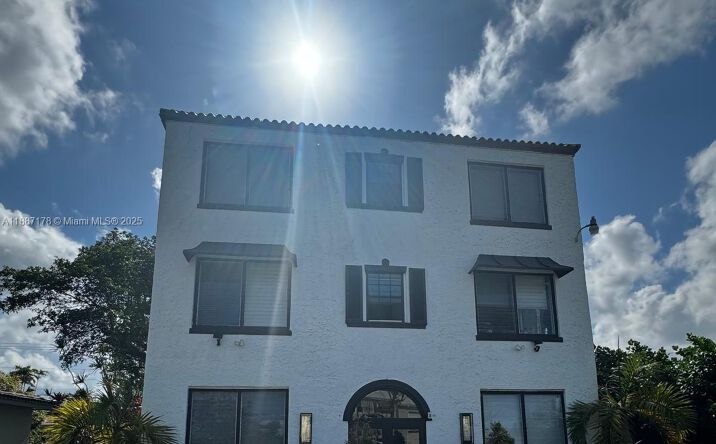 Pictures of Multifamily property located at 444 Ponce De Leon Blvd, Coral Gables, FL 33134 for sales - image #1