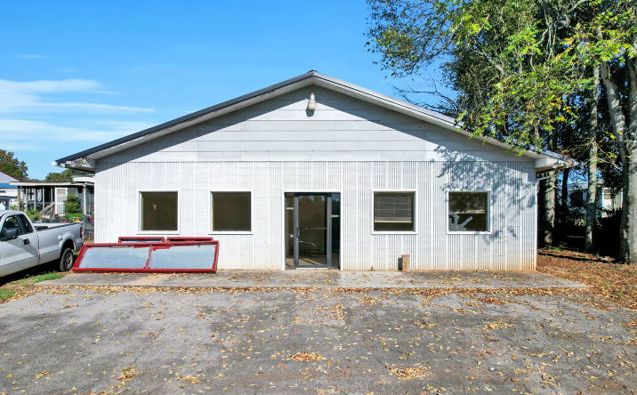 Pictures of Office property located at 2532 Cardnial Street, Athens, TN 37303 for sales - image #1