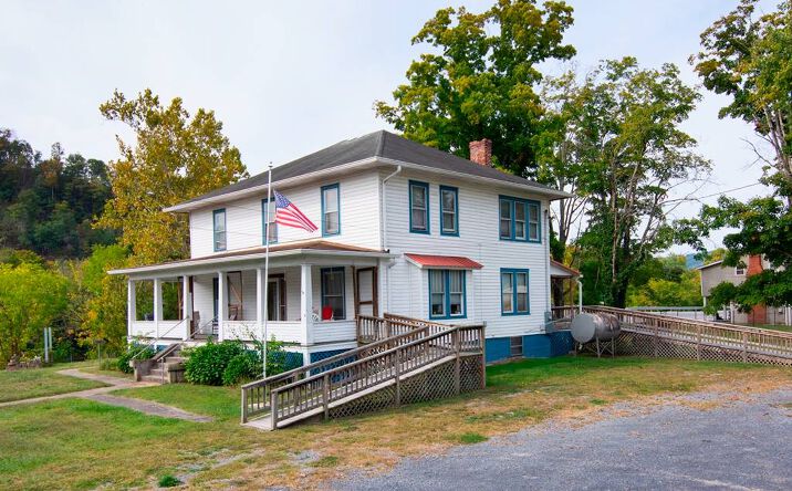 Pictures of Mixed Use, Office, Retail, Special Purpose property located at 101 Davis St, Alderson, WV 24910 for sales - image #1