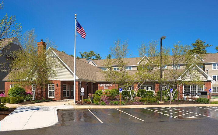Pictures of Hospitality property located at 800 Roundwood Dr, Scarborough, ME 04074 for sales - image #1