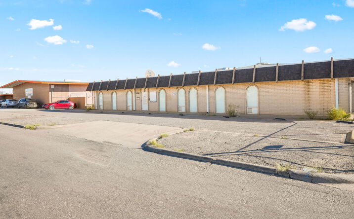 Pictures of Industrial property located at 6988 Commerce Ave, El Paso, TX 79915 for sales - image #1