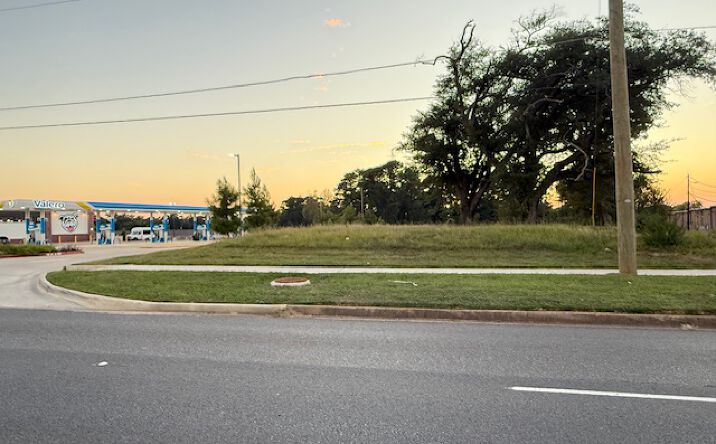 Pictures of Land property located at 2305 Judson Rd, Longview, TX 75605 for sales - image #1