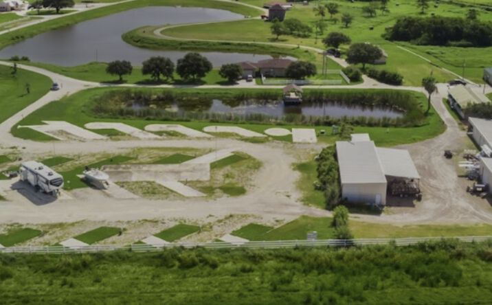 image of property at 309 PRIVATE ROAD 3190 Edna TX 77957-2158
