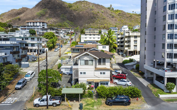 Pictures of Multifamily property located at 404 Magellan Avenue, Honolulu, HI 96813 for sales - image #1