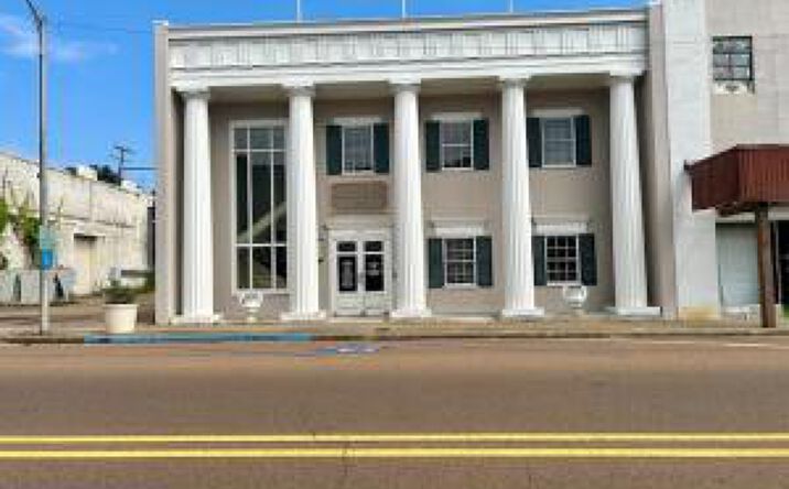 Pictures of Retail, Office property located at 210 State Street, McComb, MS 39648 for sales - image #1