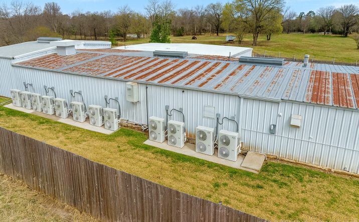 Pictures of Special Purpose property located at 7132 Newport Road N, Ardmore, OK 73443 for sales - image #1
