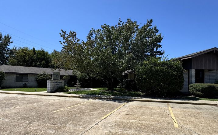 Pictures of Special Purpose property located at 1935 N Pine St, Deridder, LA 70634 for sales - image #1