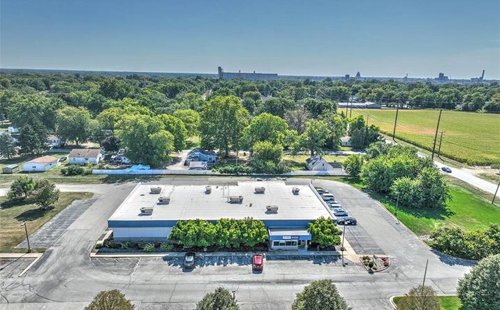 Striglos Decatur Il 2120 N 27th St, Decatur, IL 62526 | Crexi.com