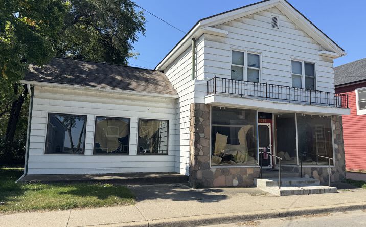 Pictures of Mixed Use, Multifamily, Office, Retail property located at 9531 Main St, Whitmore Lake, MI 48189 for sales - image #1