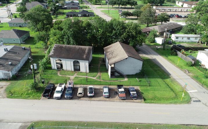 Pictures of Multifamily property located at 105 Cypress Dr, Crosby, TX 77532 for sales - image #1