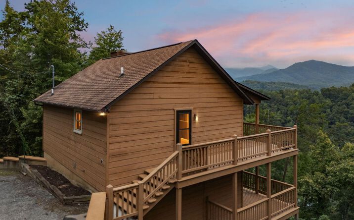 Pictures of Multifamily property located at 4429 New Pioneer Trail, Pigeon Forge, TN 37863 for sales - image #1