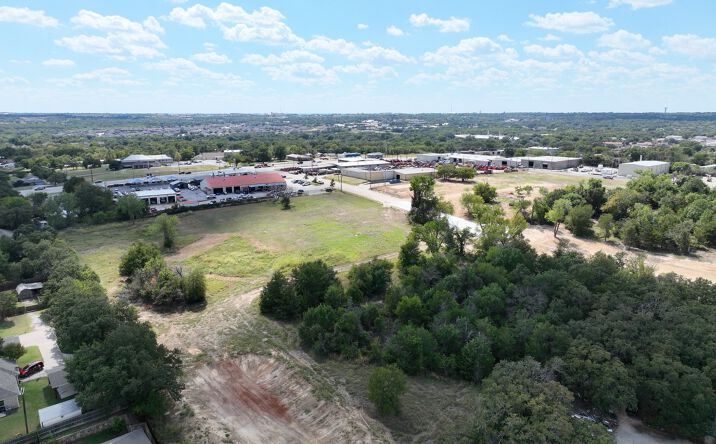 Pictures of Land property located at 112 Industrial St., Weatherford, TX 76086 for sales - image #1