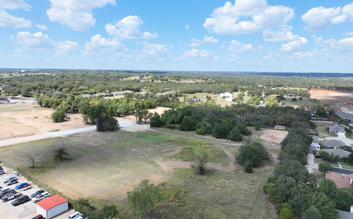 Pictures of Land property located at 112-B Industrial St, Weatherford, TX 76086 for sales - image #1