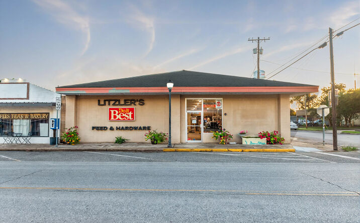 Pictures of Business for Sale, Mixed Use, Special Purpose property located at 105 W. 2nd Street, Sweeny, TX 77480 for sales - image #1