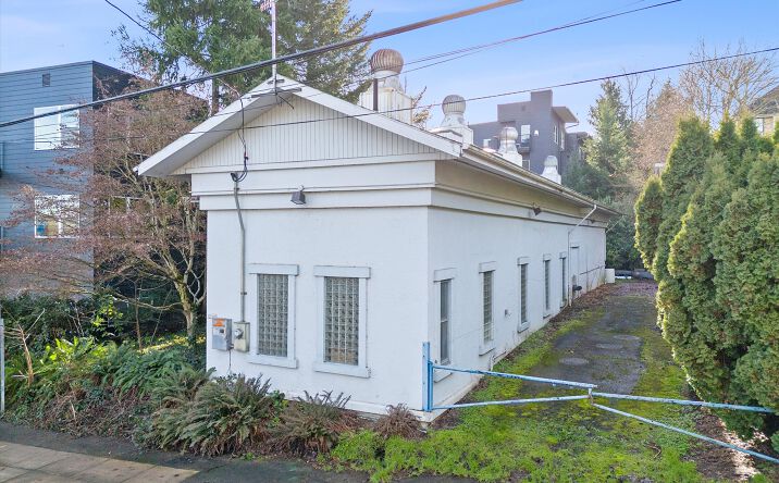 Pictures of Land, Multifamily property located at 540 S Nevada St, Portland, OR 97219 for sales - image #1