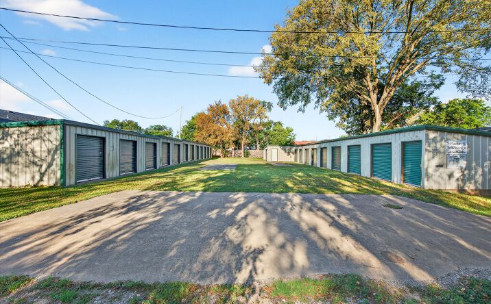 Pictures of Self Storage property located at 104 S Commercial St, Bells, TX 75414 for sales - image #1