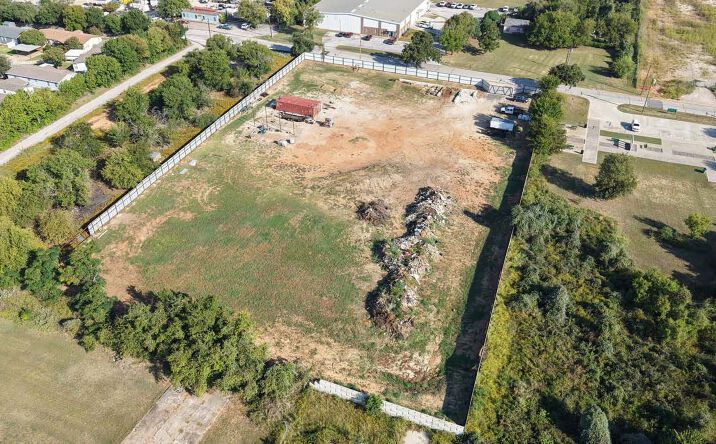Pictures of Land property located at 11240 Mosier Valley Rd, Euless, TX 76040 for sales - image #1
