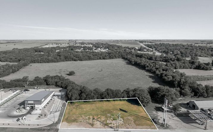 Pictures of Land property located at 529 W McGregor Dr, McGregor, TX 76657 for sales - image #1