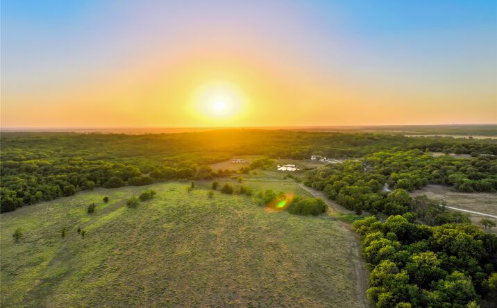 Pictures of Land property located at 1965 Fm-933, Aquilla, TX 76622 for sales - image #1