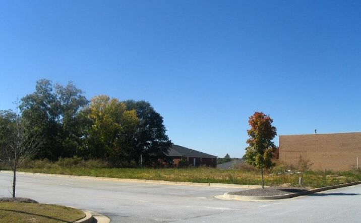 Pictures of Office property located at 1263 Commercial Dr SW, Conyers, GA 30094 for sales - image #1