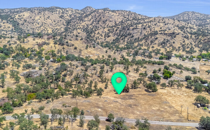 Pictures of Land property located at 37201 Feather Ln, Yokuts Valley, CA 93675 for sales - image #1