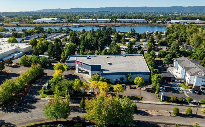 Pictures of Retail property located at 2100 N Hayden Island Drive, Portland, OR 97217 for sales - image #1