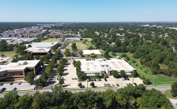 Pictures of Office property located at 4200 Perimeter Center Dr, Oklahoma City, OK 73112 for sales - image #1