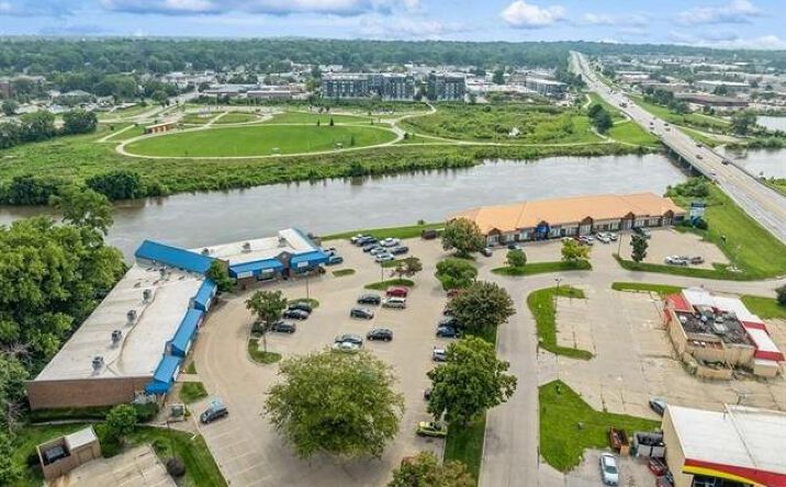 Pictures of Office, Retail property located at 24 Sturgis Corner Dr, Iowa City, IA 52246 for sales - image #1