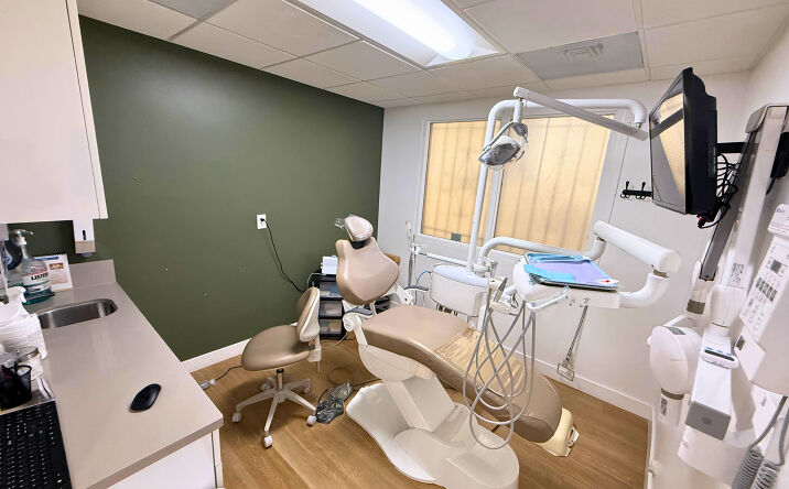Pictures of Business for Sale property located at Wilshire Blvd, Los Angeles, CA 90004 for sales - image #1