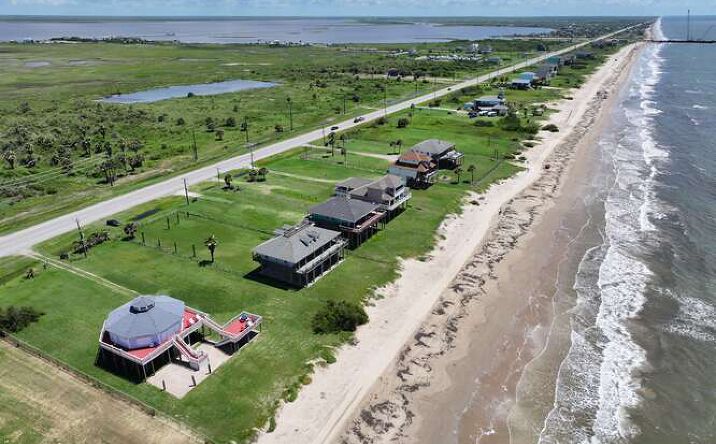 Pictures of Hospitality property located at 1530 Highway 87, Bolivar Peninsula, TX 77650 for sales - image #1