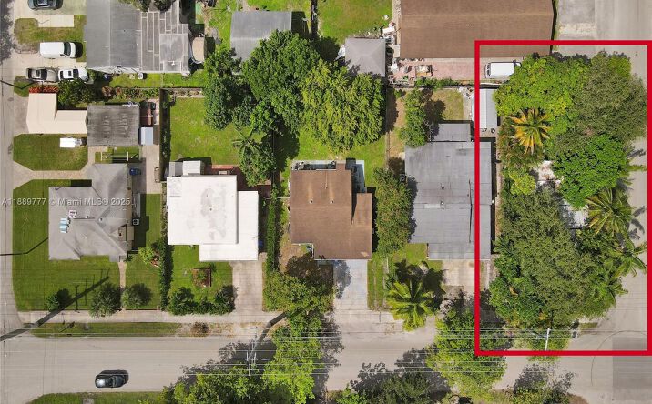 Pictures of Multifamily property located at 1024 N 24th, Hollywood, FL 33020 for sales - image #1