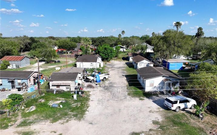 Pictures of Multifamily property located at 320 N Cesar Chavez Road, Edinburg, TX 78542 for sales - image #1