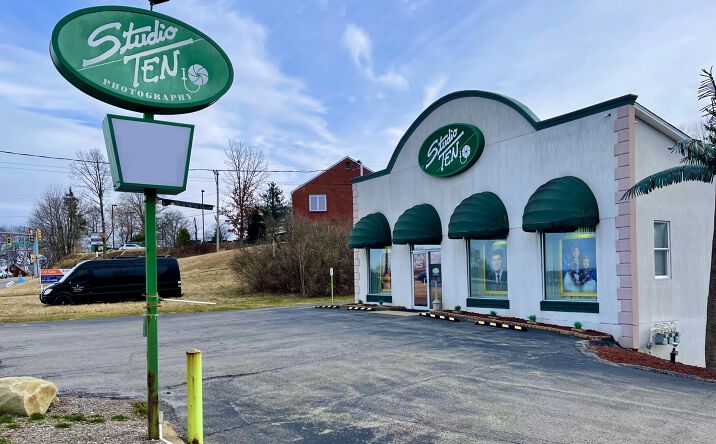 Pictures of Retail, Office, Industrial property located at 5879 Steubenville Pike, McKees Rocks, PA 15136 for sales - image #1