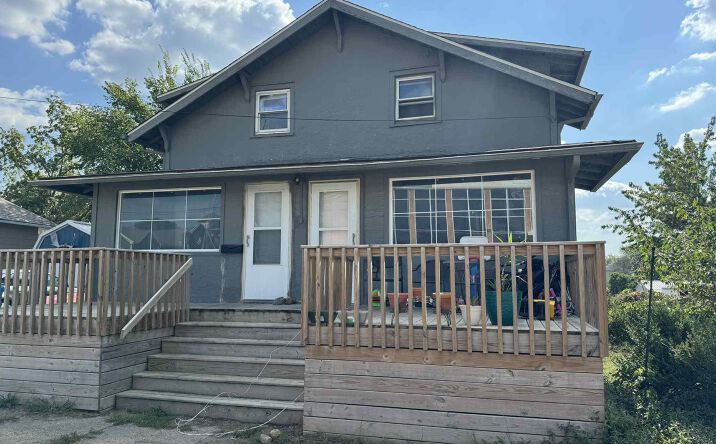 Pictures of Multifamily property located at 301 E Walsh Street, Centerville, IA 52544 for sales - image #1