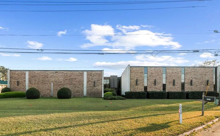 Pictures of Retail, Office, Industrial property located at 2221 Ross Clark Cir, Dothan, AL 36301 for sales - image #1