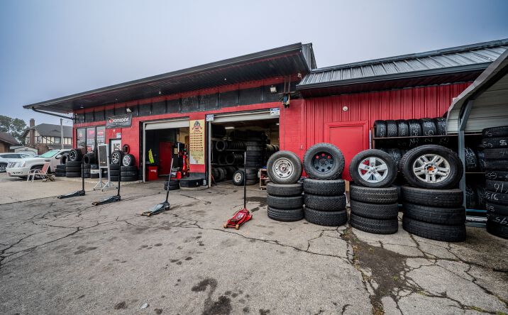 Pictures of Business for Sale, Retail property located at 312 E 14th St, Anderson, IN 46016 for sales - image #1
