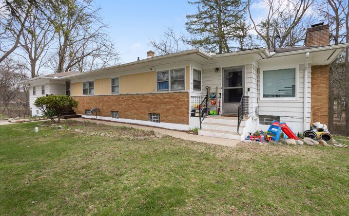 Pictures of Multifamily property located at 218 N 26th St, Kalamazoo, MI 49048 for sales - image #1